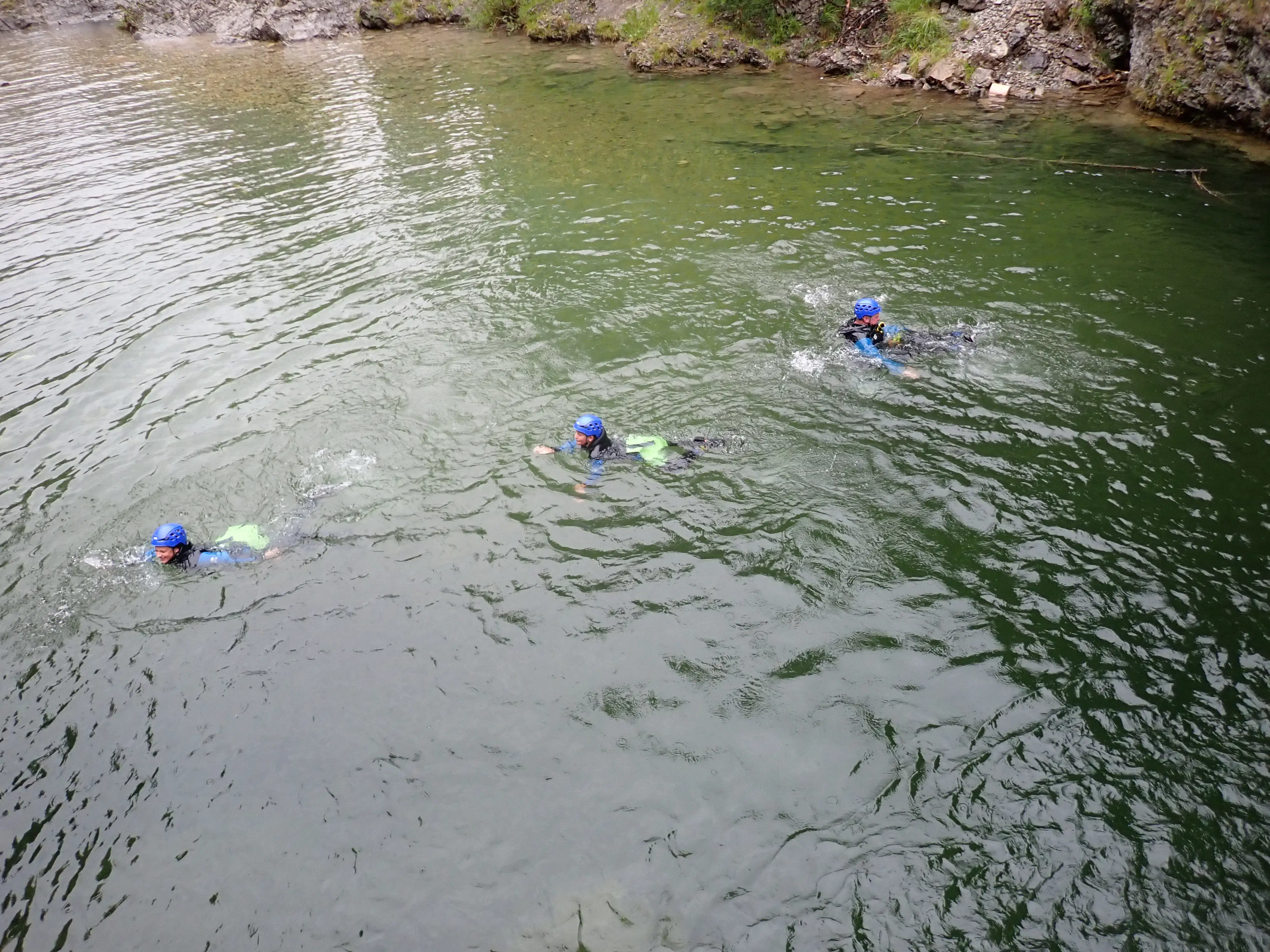 Schwimmen im Naturpool im Naturpark Tiroler Lech